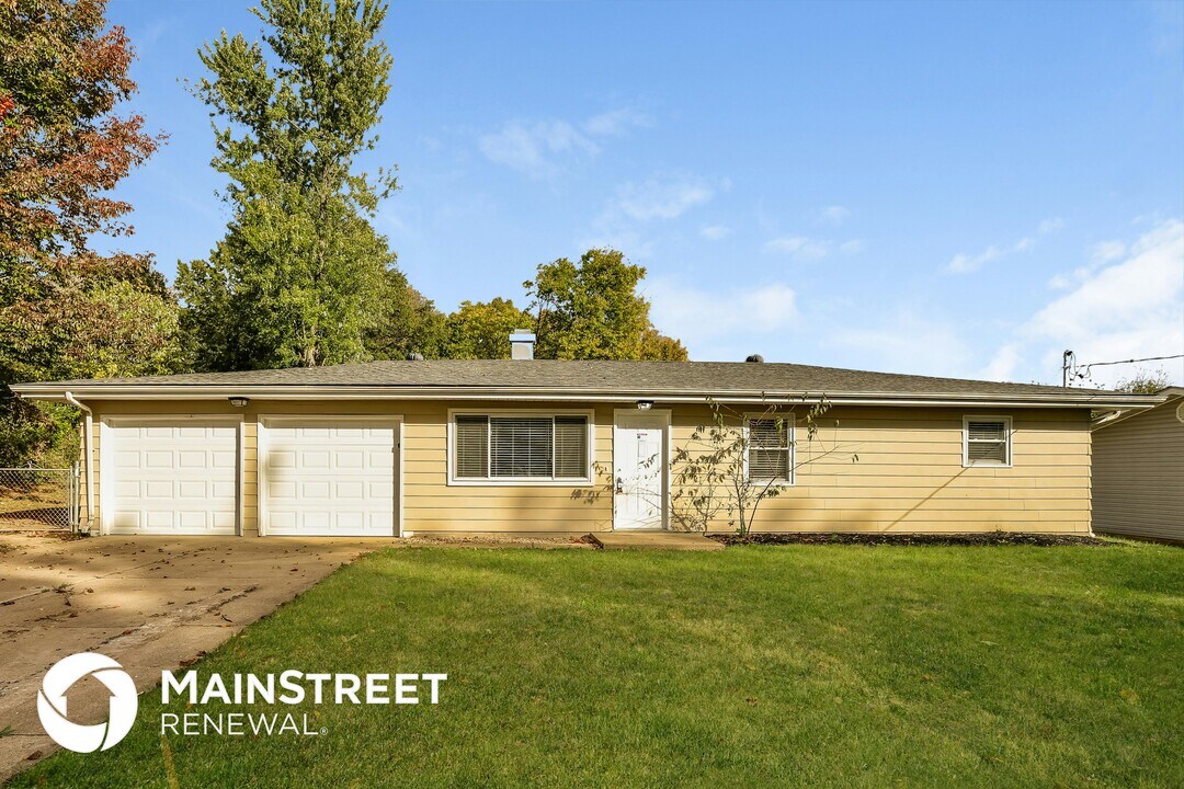 43 Lillian Dr in St. Charles, MO - Foto de edificio