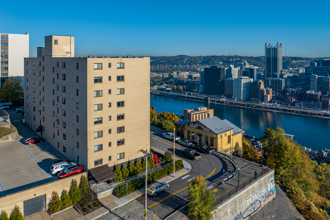 Mountvue Apartments in Pittsburgh, PA - Building Photo