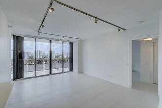 3640 Yacht Club Dr in Aventura, FL - Foto de edificio - Building Photo