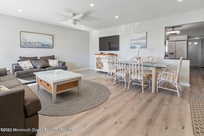 4 Washington Ave-Unit -unit 1-WINTER in Avon By The Sea, NJ - Building Photo - Building Photo