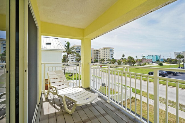 181 St Lucie Ln in Cocoa Beach, FL - Building Photo - Building Photo