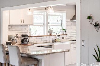 66-219-219 Kamehameha Hwy in Haleiwa, HI - Building Photo - Building Photo