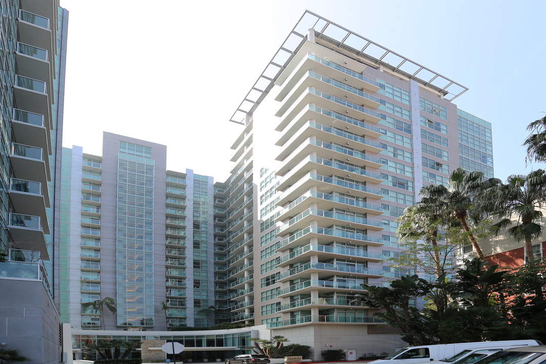 Azzurra in Marina Del Rey, CA - Foto de edificio