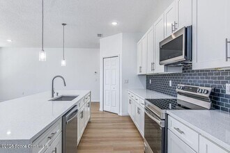 1398 Saxony Rd SW in Palm Bay, FL - Building Photo - Building Photo
