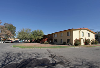 Menlo Park Apartments in Tucson, AZ - Building Photo - Building Photo