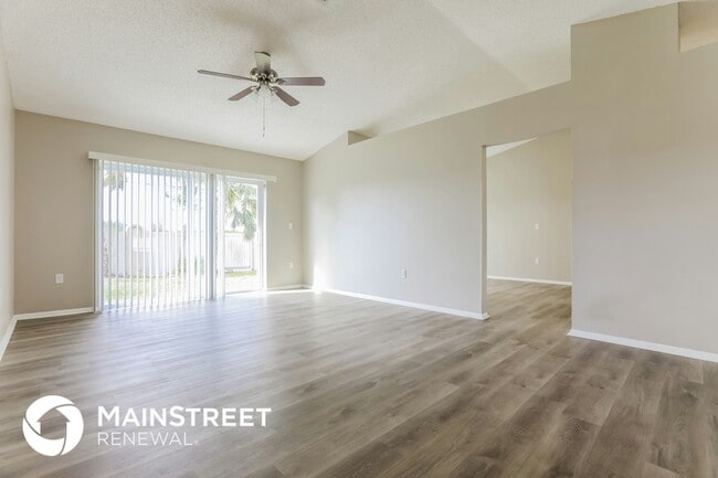 3606 75th Terrace E in Sarasota, FL - Building Photo - Building Photo