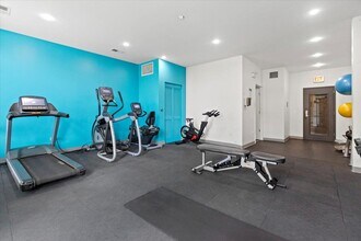 830 N Milwaukee Ave in Chicago, IL - Building Photo - Building Photo