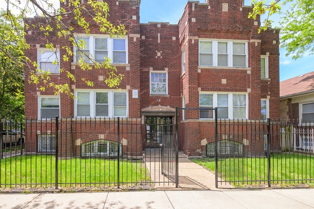 6156 S Albany Ave. Chicago IL in Chicago, IL - Foto de edificio