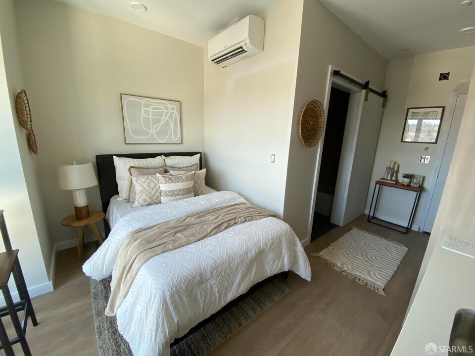 811 Valencia St in San Francisco, CA - Building Photo