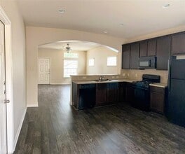27 Parsons Valley Dr in Conroe, TX - Building Photo - Building Photo