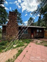 10280 Mountain Ln in Green Mountain Falls, CO - Building Photo