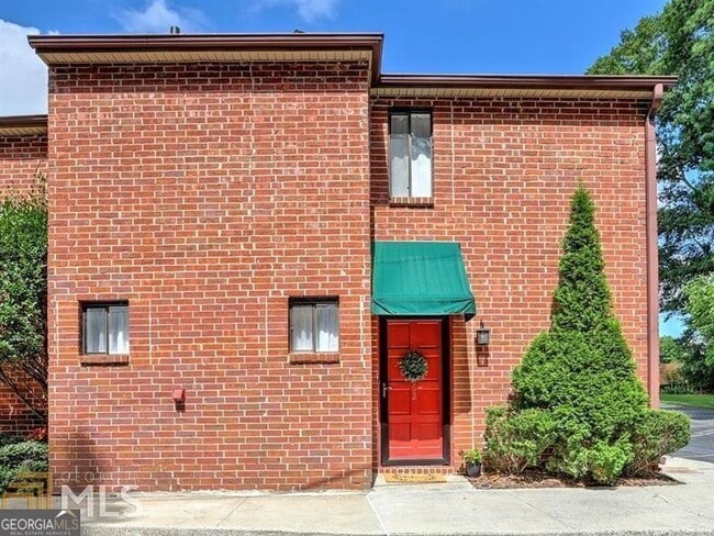 2262 Pernoshal Ct in Dunwoody, GA - Building Photo - Building Photo