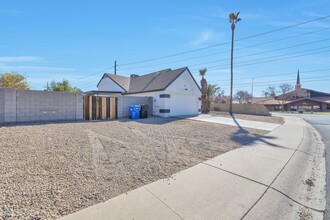 18601 N 48th Ave in Glendale, AZ - Building Photo - Building Photo