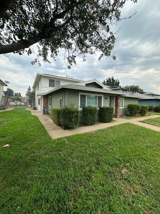 1189 Casita Dr in Yuba City, CA - Building Photo
