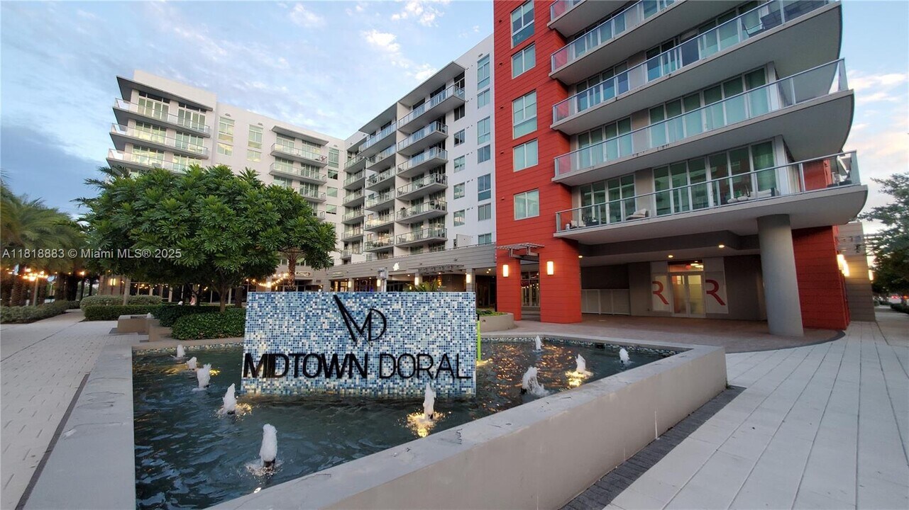 7751 NW 107th Ave in Doral, FL - Building Photo