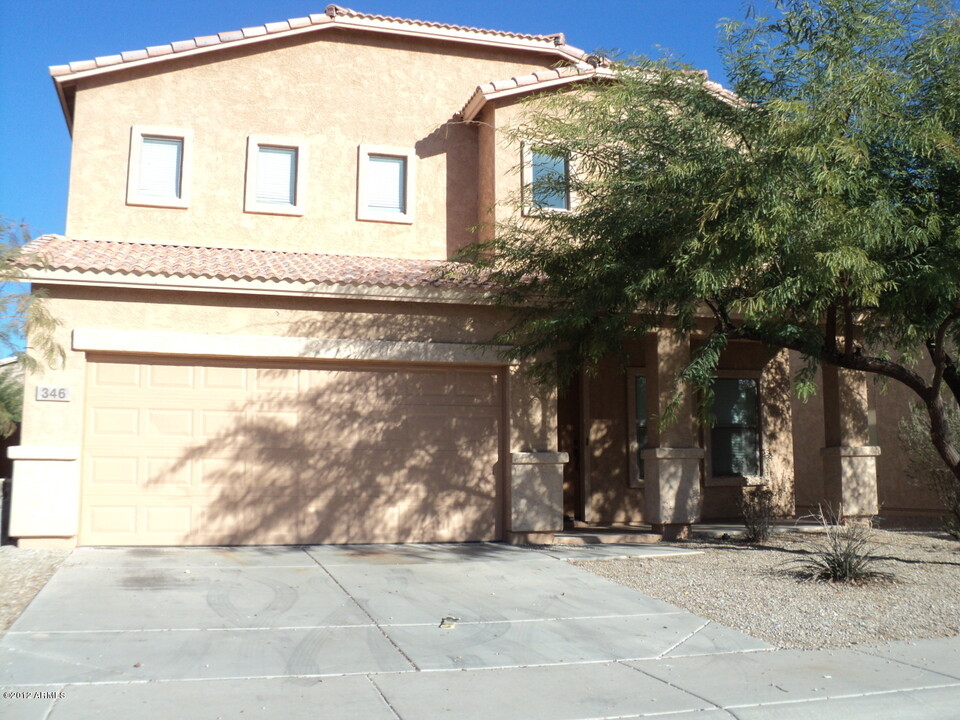 346 E Dry Creek Rd in Queen Creek, AZ - Foto de edificio