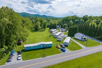 16 Pine Grove Rd in Bluemont, VA - Building Photo - Building Photo