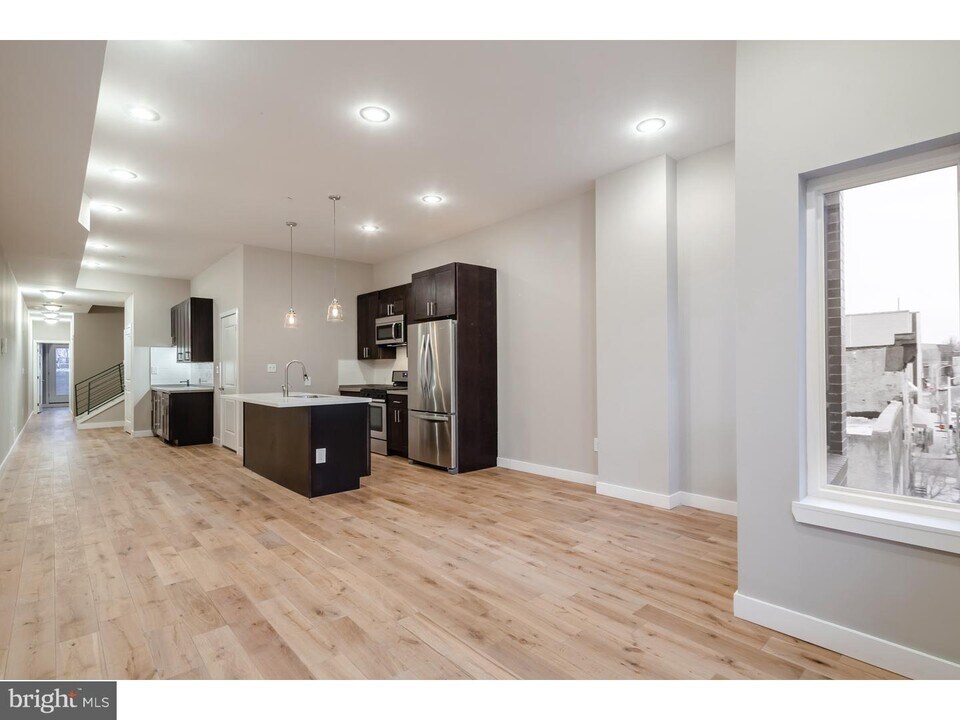 1636 Ridge Ave-Unit -3/PH in Philadelphia, PA - Foto de edificio