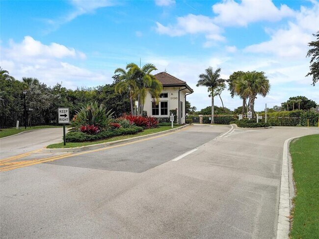 9278 Vista Del Lago