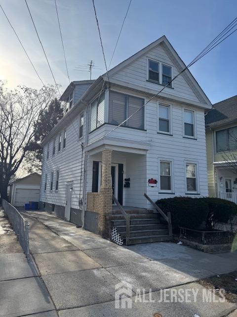 16 Oak St-Unit -2 in New Brunswick, NJ - Building Photo