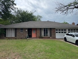 810 Cornish Oak Ct in Arlington, TX - Building Photo