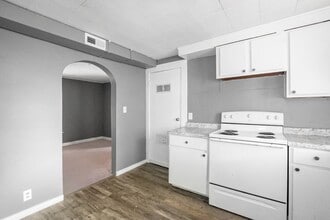 811 Larned St in Lansing, MI - Building Photo - Building Photo
