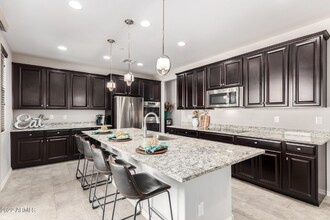 21188 W Almeria Rd in Buckeye, AZ - Foto de edificio - Building Photo