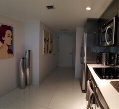 31 SE 5th St, Unit # in Miami, FL - Building Photo - Building Photo