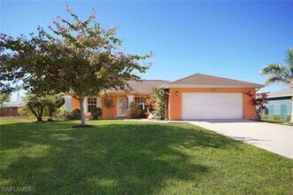 1916 NW 13th Pl in Cape Coral, FL - Building Photo - Building Photo