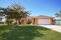 1916 NW 13th Pl in Cape Coral, FL - Foto de edificio - Building Photo