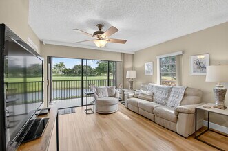 451 Greensward Ln in Delray Beach, FL - Building Photo - Building Photo