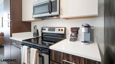9301 Summit Centre Way, Unit 1313 in Orlando, FL - Building Photo - Building Photo