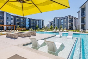 Brio at Lookout in San Antonio, TX - Building Photo