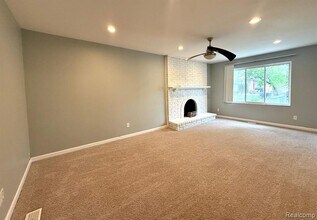 1625 Lakewood Dr in Troy, MI - Building Photo - Building Photo