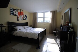 3000 S Ocean Dr, Unit 1414 in Hollywood, FL - Building Photo - Building Photo
