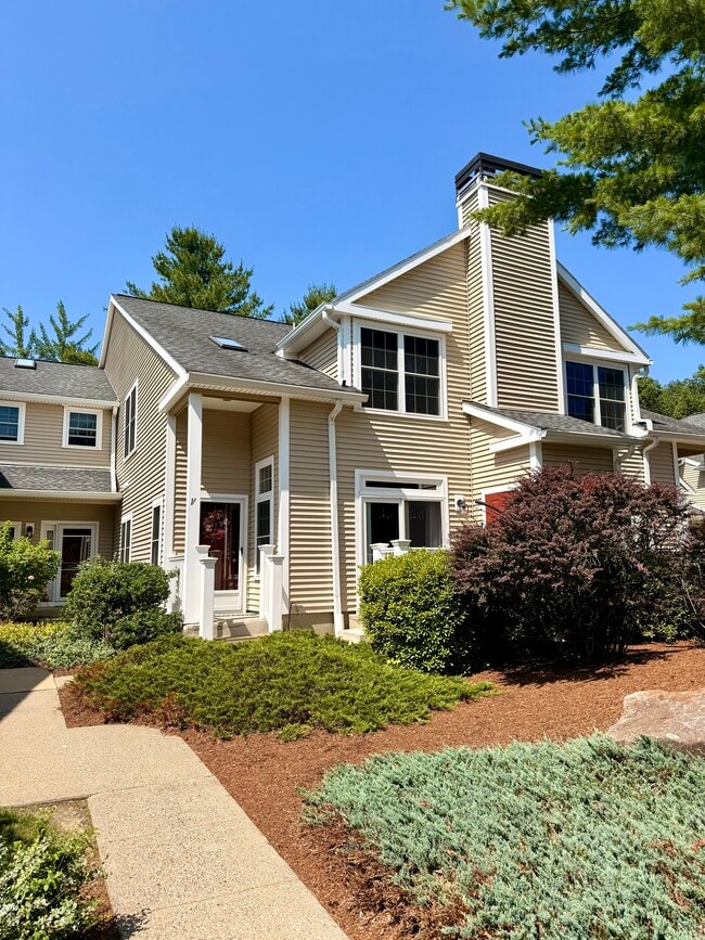 11 Devon Club Ln in Braintree, MA - Building Photo - Building Photo