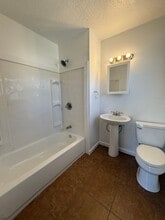 2346 N Kellett Ave in Springfield, MO - Building Photo - Building Photo