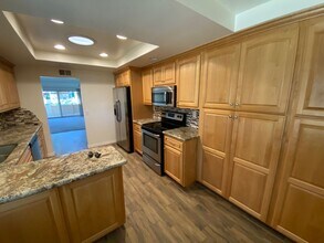 37118 Village 37 in Camarillo, CA - Foto de edificio - Building Photo