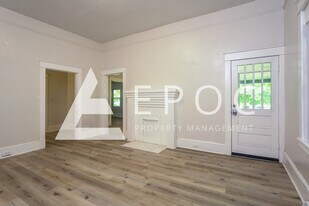 806 Lawsonville Ave in Reidsville, NC - Building Photo