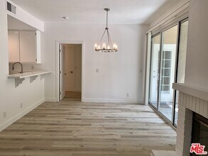 8505 Gulana Ave-Unit -4108 in Los Angeles, CA - Building Photo - Building Photo