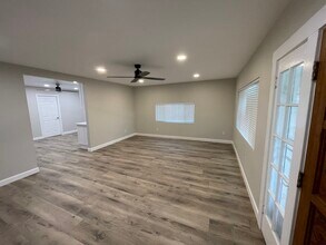 1010 Cypress Ave, Unit 1010 in Santa Ana, CA - Building Photo - Building Photo