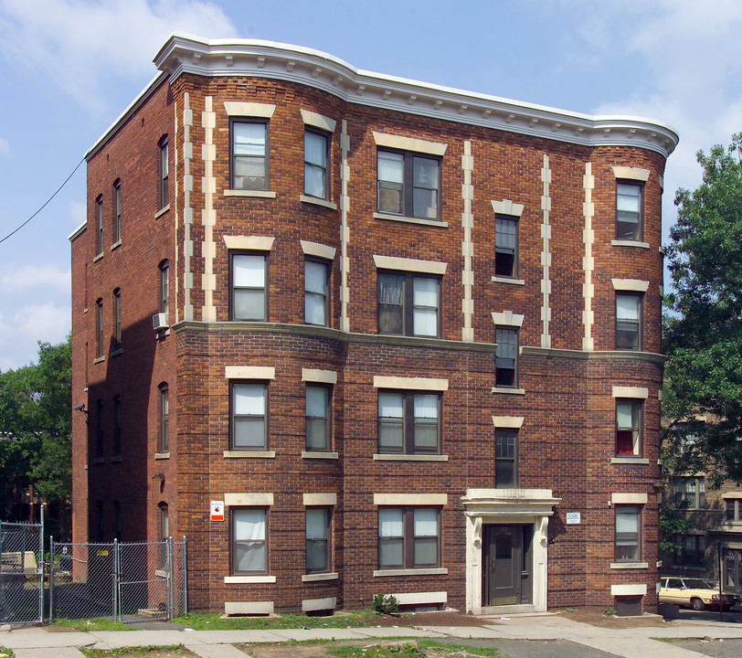 100 Federal St in Springfield, MA - Building Photo