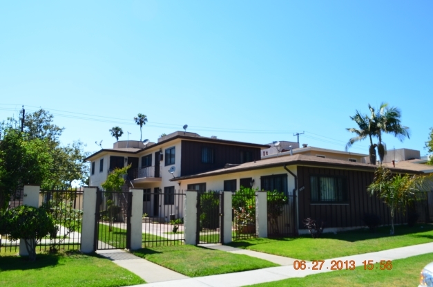 10631 Crenshaw Blvd in Inglewood, CA - Building Photo