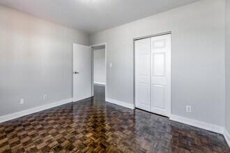 16 Champlain Avenue in Hamilton, ON - Building Photo - Interior Photo