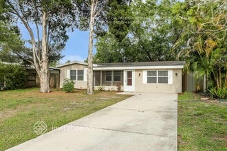 215 Emerald Ln in Largo, FL - Building Photo - Building Photo