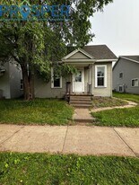 818 Water St in Eau Claire, WI - Building Photo