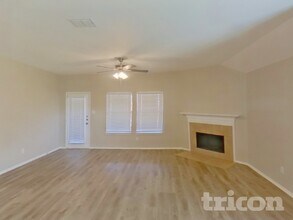111 Rockbrook Dr in Wylie, TX - Foto de edificio - Building Photo
