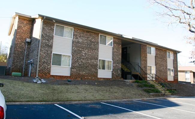 Saluda Terrace in Saluda, SC - Building Photo - Building Photo