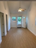 36 Edgewater Dr in Mastic Beach, NY - Building Photo