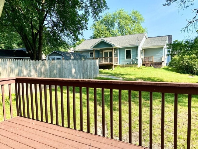 1101 Crosby St NW in Grand Rapids, MI - Building Photo - Building Photo